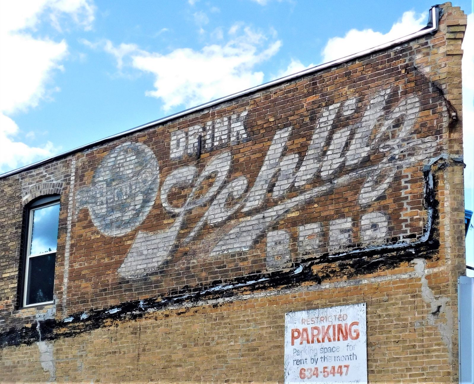Ghost Signs Schlitz - Washington Avenue.jpg